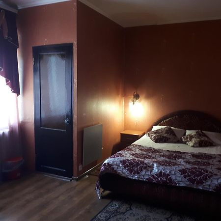 Hotel Gostynnyi Dvir Sharhorod المظهر الخارجي الصورة