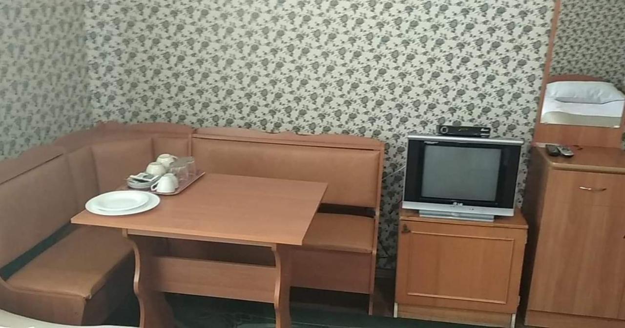 Hotel Gostynnyi Dvir Sharhorod المظهر الخارجي الصورة