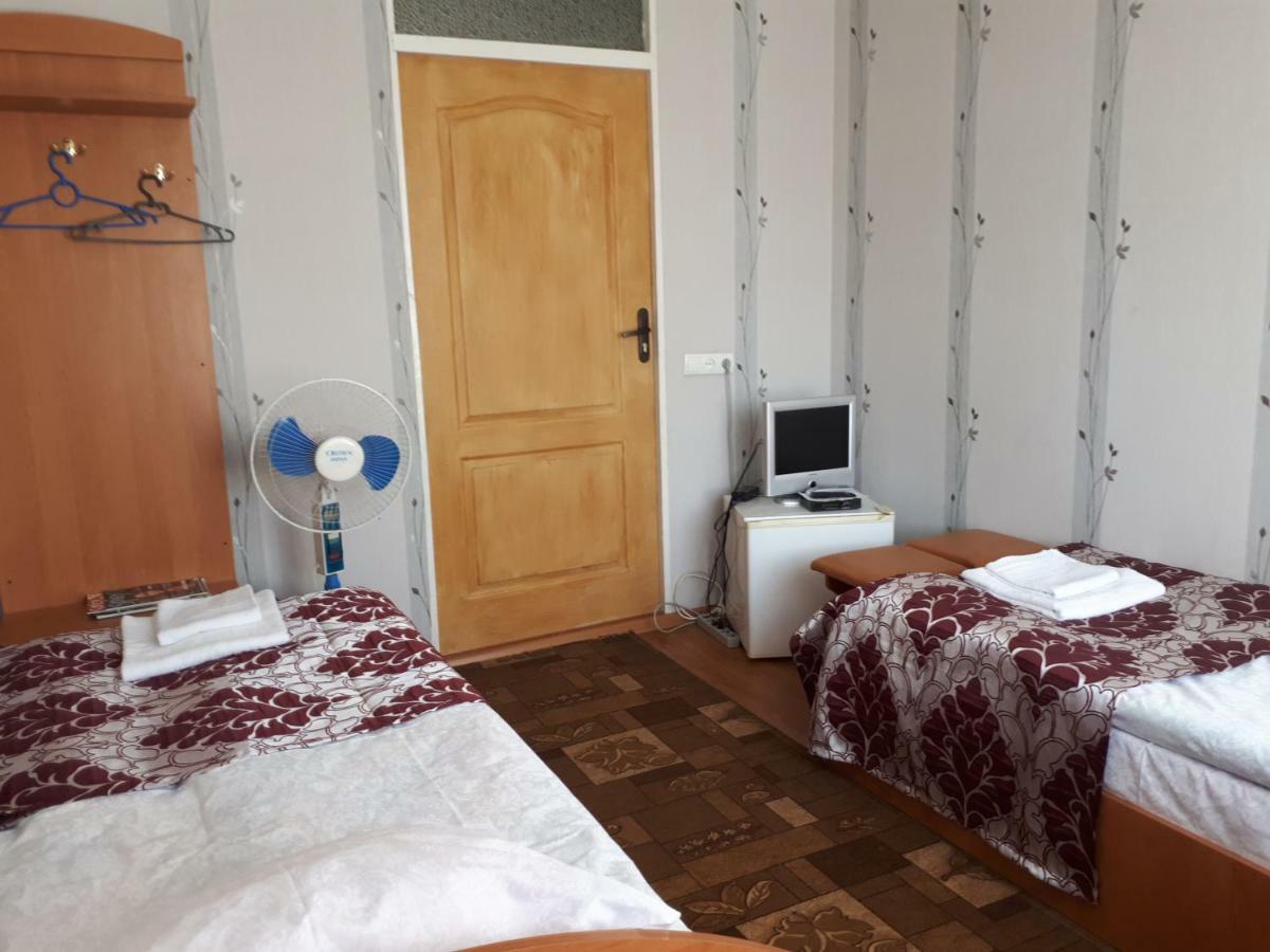 Hotel Gostynnyi Dvir Sharhorod المظهر الخارجي الصورة