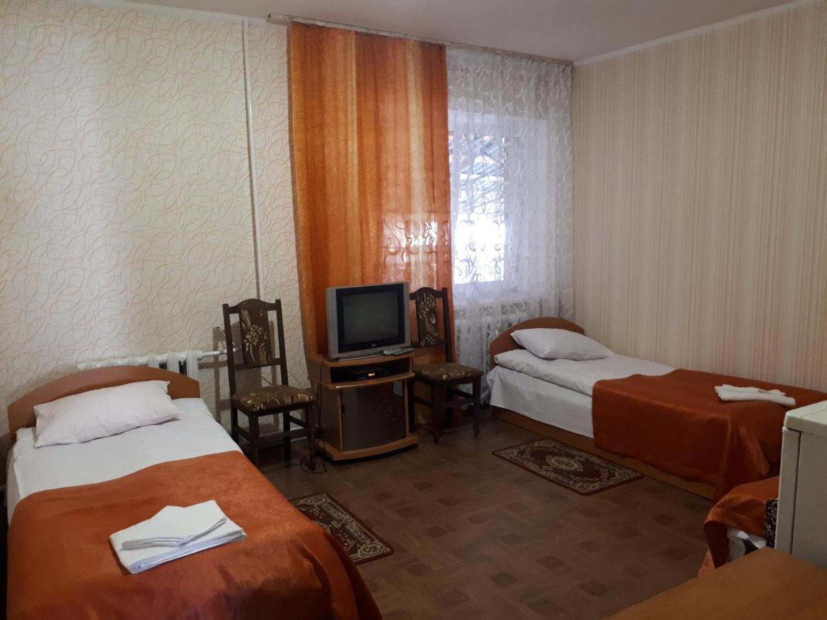 Hotel Gostynnyi Dvir Sharhorod المظهر الخارجي الصورة