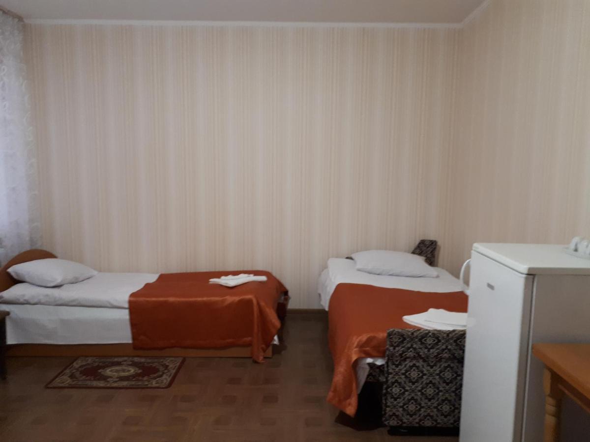 Hotel Gostynnyi Dvir Sharhorod المظهر الخارجي الصورة