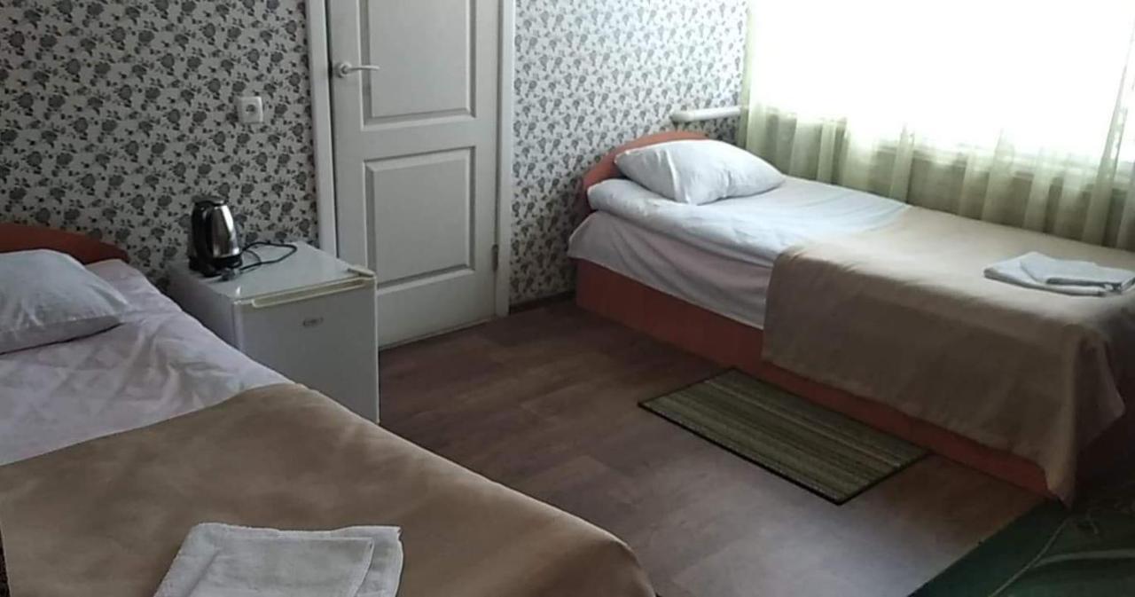 Hotel Gostynnyi Dvir Sharhorod المظهر الخارجي الصورة